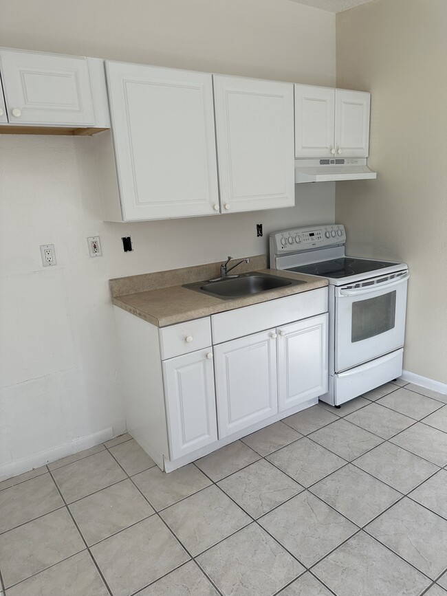 Kitchen - 9243 A Overlook Dr.