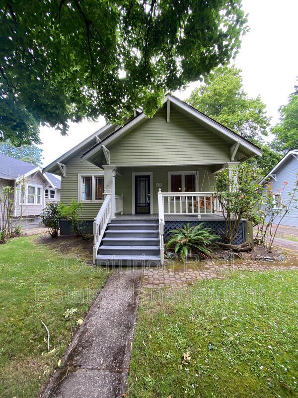 Primary Photo - 517 23rd St SE