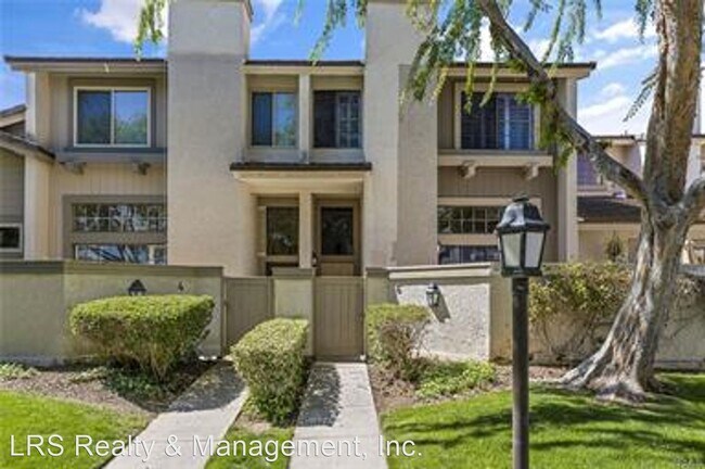 Building Photo - 3 br, 2.5 bath House - 16 Starshine #11
