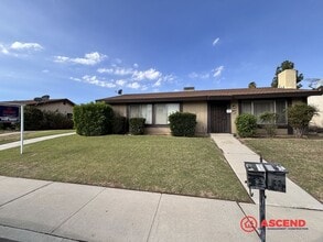 Building Photo - 3021 N Half Moon Dr