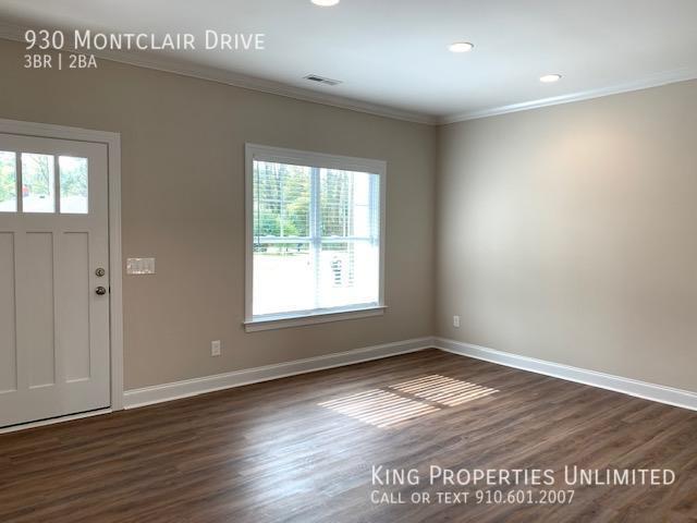 Building Photo - 930 Montclair Drive