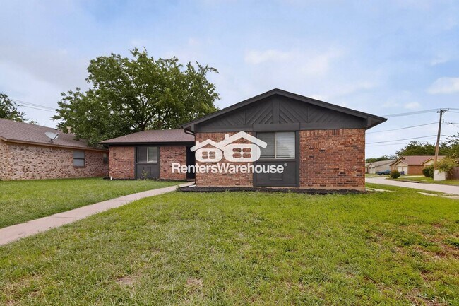 Building Photo - 7400 Echo Hill Dr