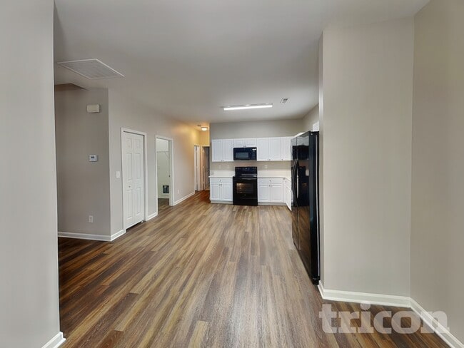 Building Photo - 1021 Skillbeck Rd