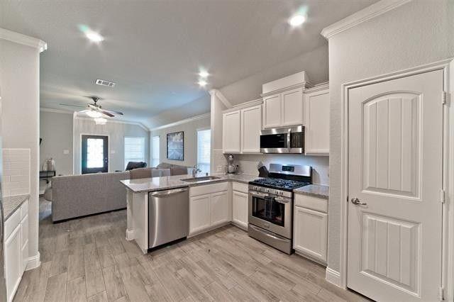 Foto del edificio - 9913 Timber Wolf Ln