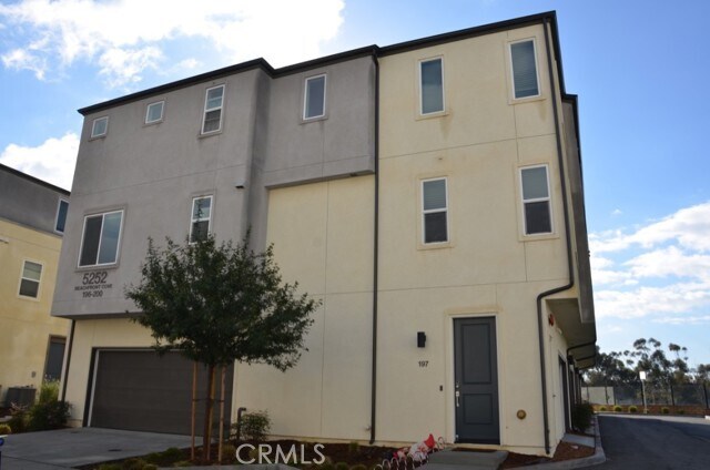 Building Photo - 5252 Beachfront Cove