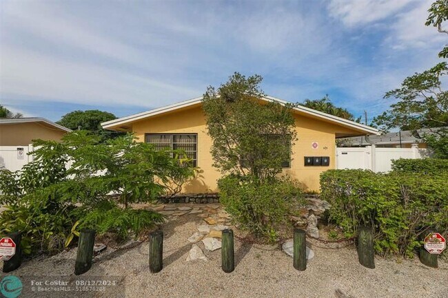 Foto del edificio - 805 NE 40th St