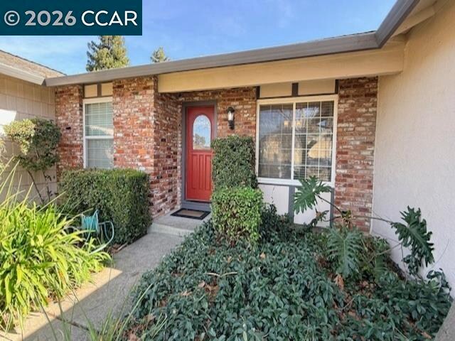 Building Photo - 2321 Talavera Dr