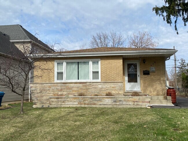 Foto del edificio - 426 Berteau Ave