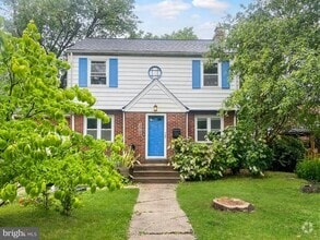Building Photo - 2703 Belleview Ave