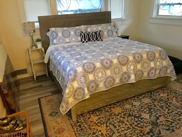 Bedroom - 707 S Bungalow Ter