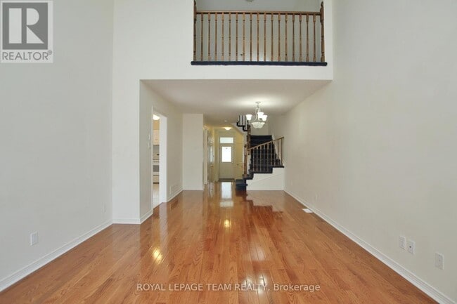 Photo du bâtiment - 30 Bishops Mills Way