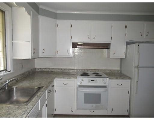 Building Photo - 561 Williams St
