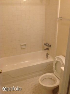Foto del edificio - 7010 Longstreet Dr