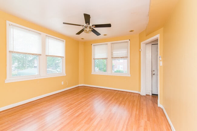 Building Photo - 1415 Holbrook St NE