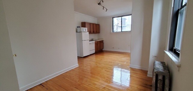 Building Photo - 20 E Goethe St