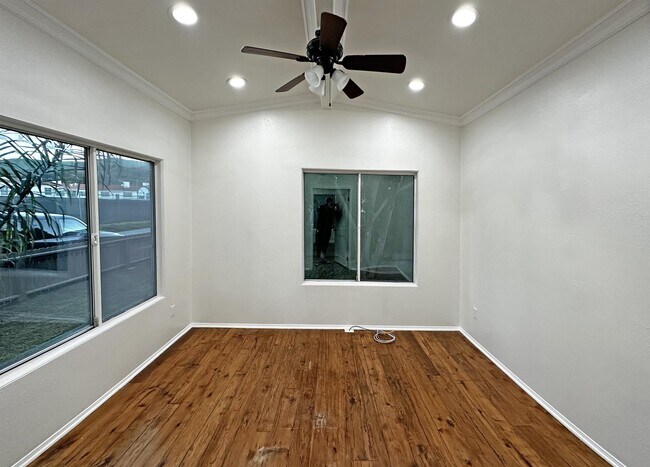 Building Photo - 80 Forbes Ln