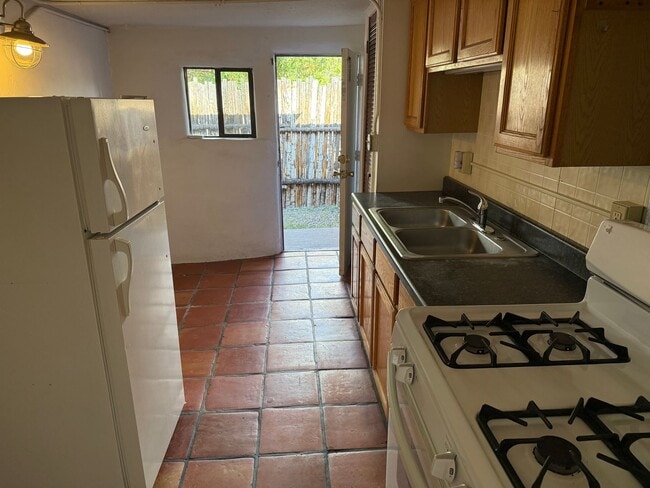 Foto del edificio - 949 Agua Fria St