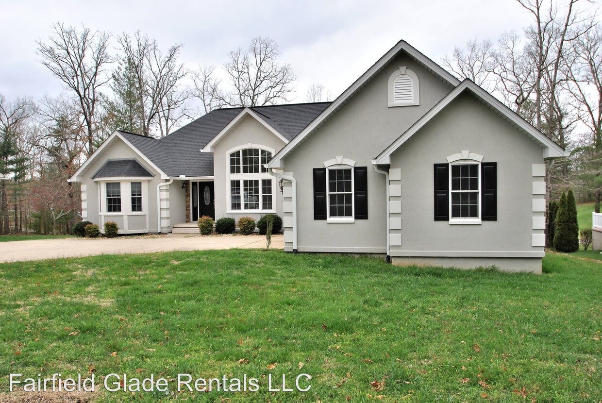 3 br, 2 bath House 105 Edgemere House Rental in Crossville, TN