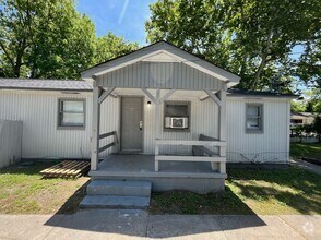 Building Photo - 826 Winston Rd