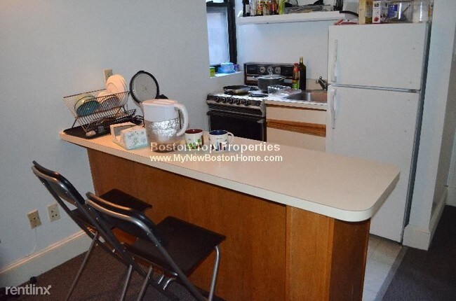 Foto del edificio - 824 Beacon St