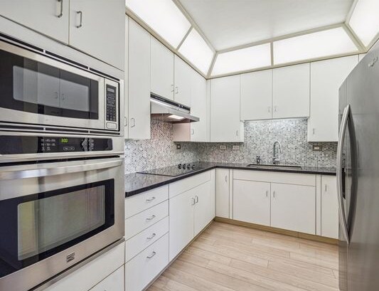 Primary Photo - 651 Bering Dr