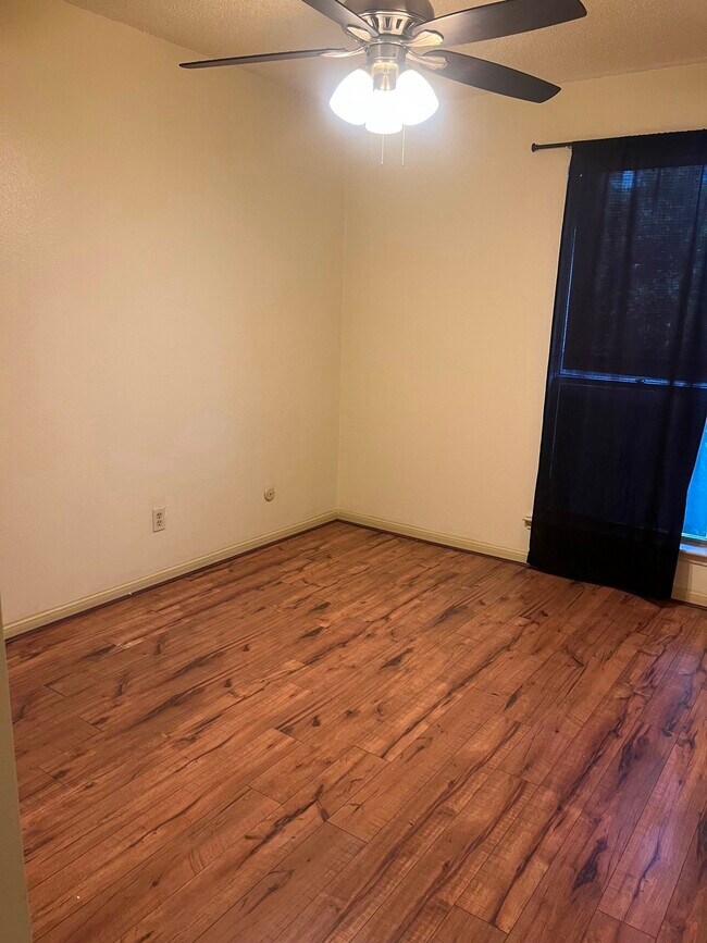 Foto del edificio - 12400 Brookglade Cir