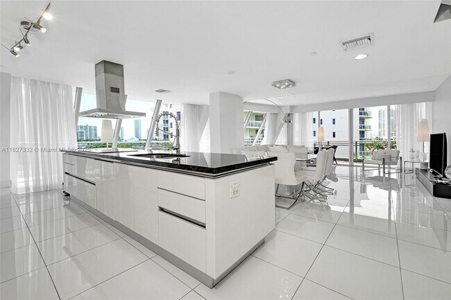 Foto del edificio - 2950 NE 188th St