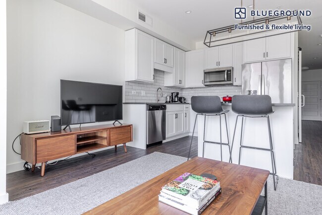 Foto del edificio - 100 N Addison Ave