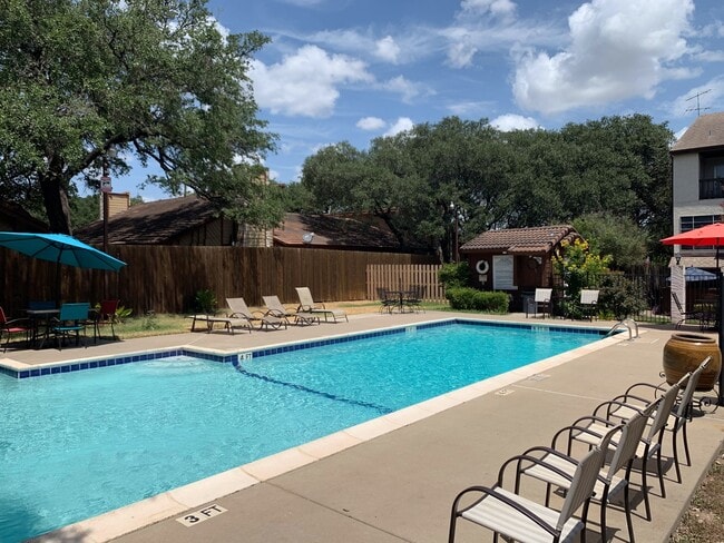 Building Photo - BEAUTIFUL 3 BR CONDO IN DESIRED GATED COMM...