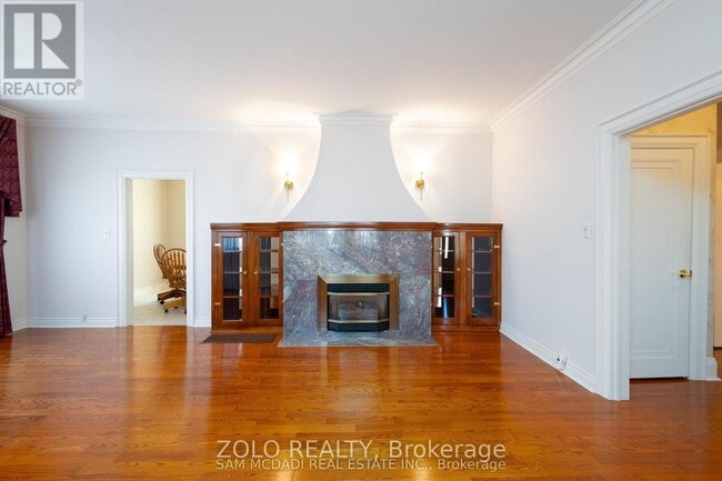 Building Photo - 469 Evans Ave.