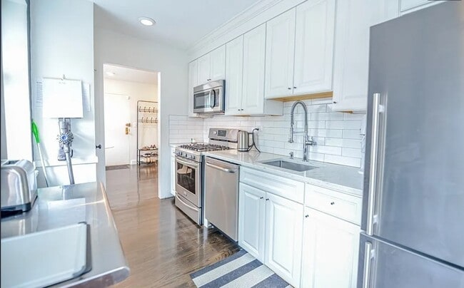 Foto del edificio - 8701 Jamaica Ave