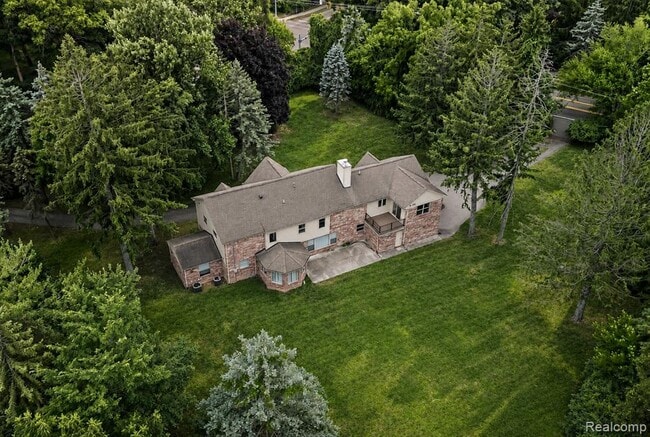 Building Photo - 1592 Lone Pine Rd