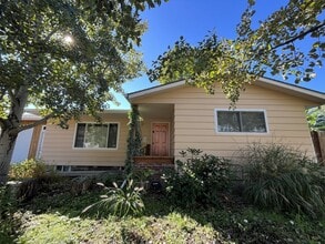 Building Photo - 10920 SE Cherry Blossom Dr