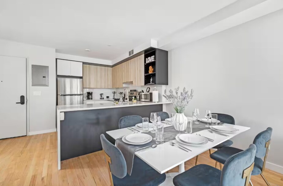 Foto del edificio - 331 E 83rd St