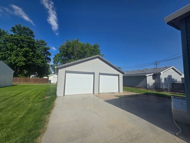 Building Photo - Charming Rental in Hastings, NE!