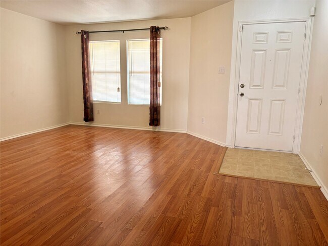 Foto del edificio - 7806 Maverick Trace Ln
