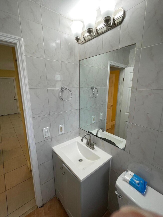Foto del edificio - 2761 NW 14th Ct