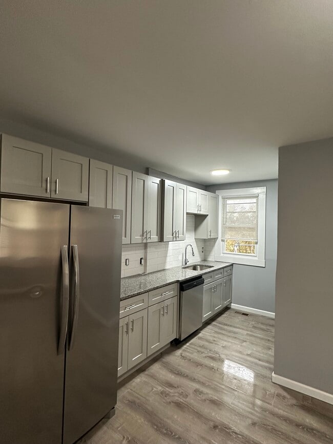 Building Photo - 162 Cooper St