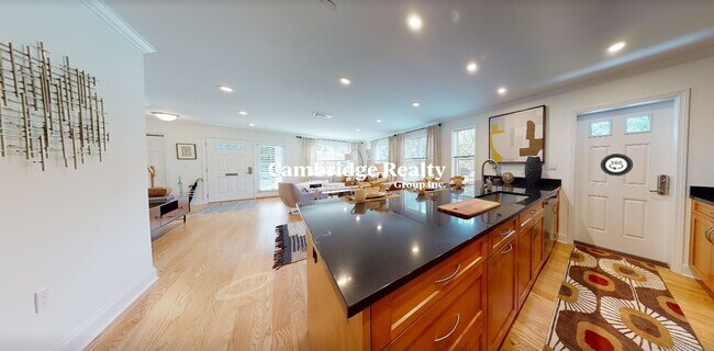 Building Photo - 202 Paine Ct