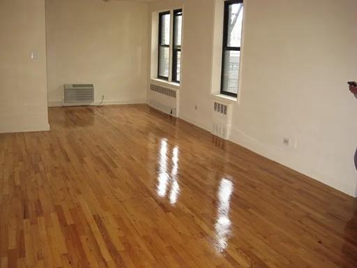 Foto del edificio - 35-20 Leverich St