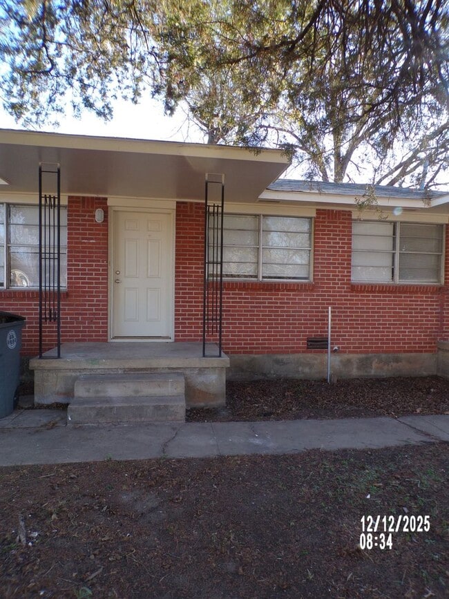 Building Photo - 1317 NW Taylor Ave