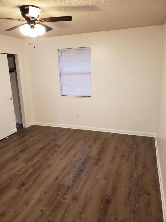 Building Photo - 5502 Pine Ridge Dr