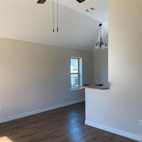 Building Photo - 409 Maple Row