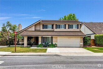 Building Photo - 1 Deerwood W