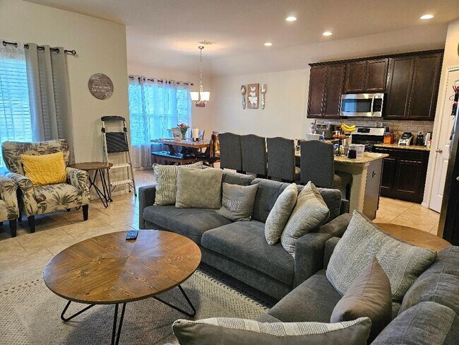 Foto del edificio - 9506 Green Maple Ct