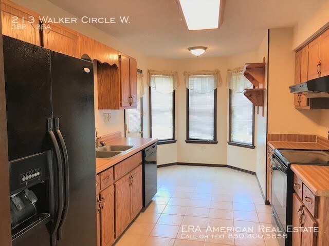 Building Photo - 213 Walker Cir W