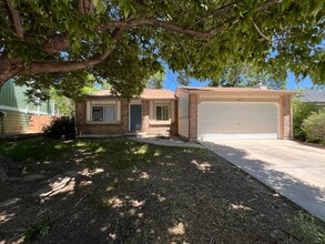 Building Photo - 412 Albion Way