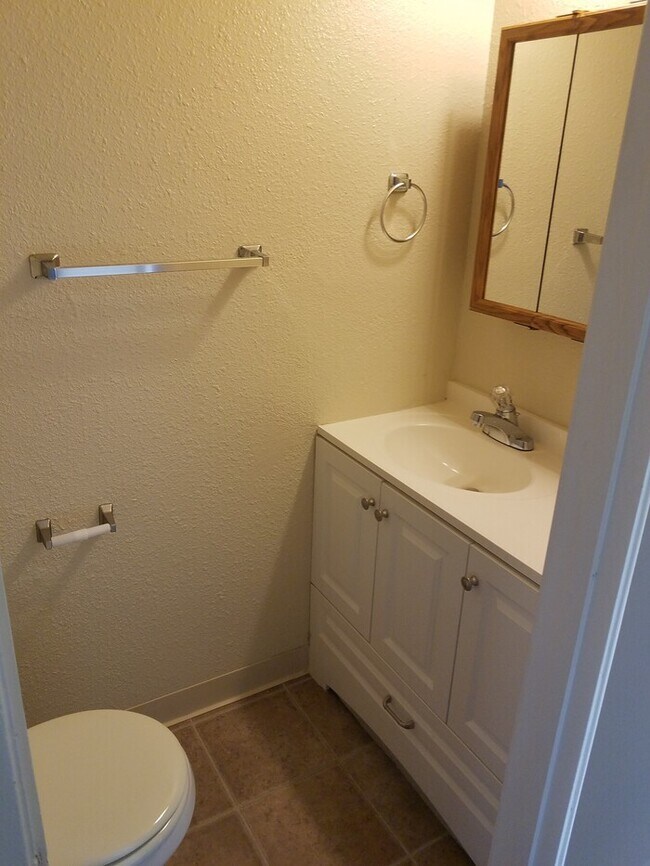 Foto del edificio - One month rent freel! Spacious townhome wi...