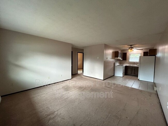 Building Photo - 43 Candlewood Ct