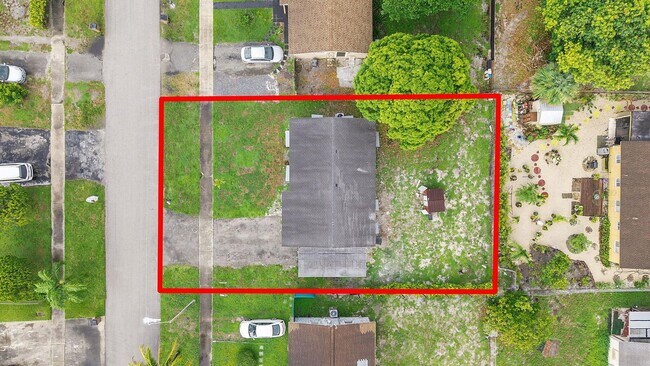 Building Photo - 316 NW 6th Ct